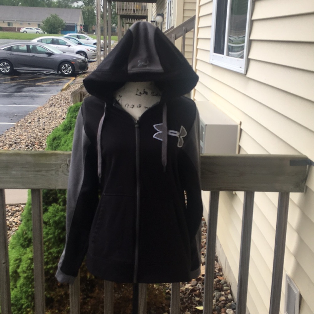 Under Armour Men’s Black and Gray Hoodie Small